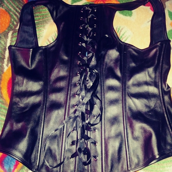 Plus Size Sexy faux leather Corset - Picture 6 of 6
